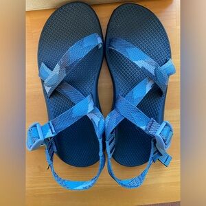 Chaco size 8